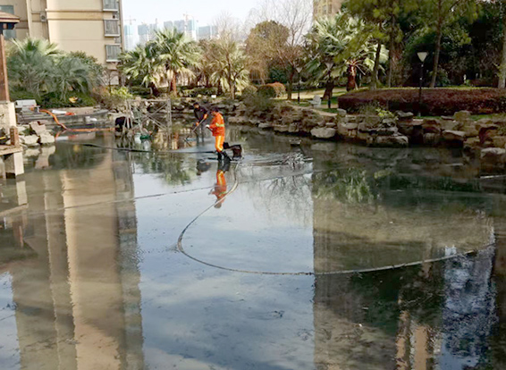 琼海景观池淤泥清理
