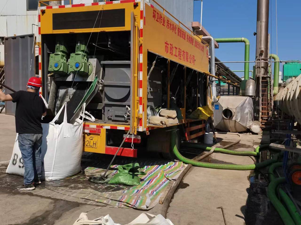 琼海淤泥压干处理